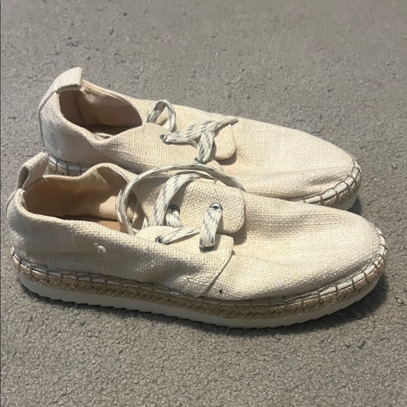 Universal Thread Cream Espadrilles - Picture 2 of 4
